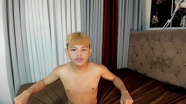 Snapshot of LoverSmith chatting on 10-21-25, 06:07 LoverSmith online show from 10-21-25, 06:07