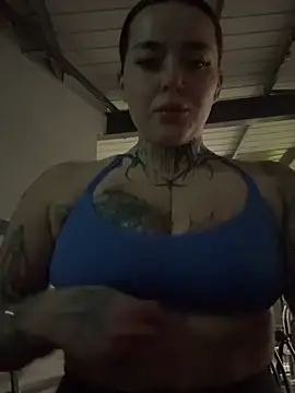 Snapshot of lucycoxxoxo chatting on 05-16-26, 12:53 lucycoxxoxo online show from 05-16-26, 12:53