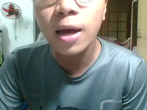 Snapshot of kave2033 chatting on 10-23-25, 03:32 kave2033 online show from 10-23-25, 03:32