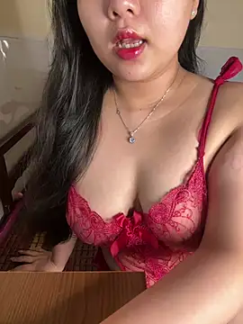 Snapshot of Aimee_milk chatting on 07-20-26, 02:41 Aimee milk online show from 07-20-26, 02:41