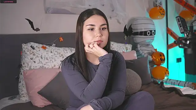 Snapshot of JosieDelira chatting on 10-22-25, 03:11 JosieDelira online show from 10-22-25, 03:11