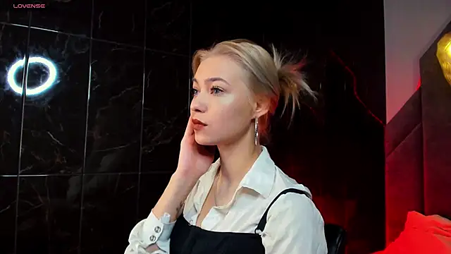 Snapshot of AlysiaSun_ chatting on 04-23-26, 11:39 AlysiaSun online show from 04-23-26, 11:39