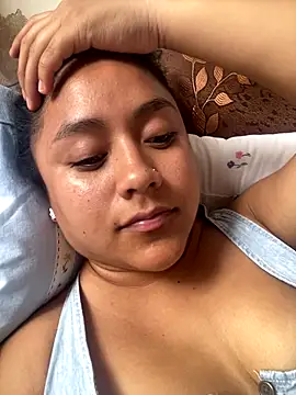 Snapshot of Techi0525 chatting on 11-08-25, 08:12 Techi0525 online show from 11-08-25, 08:12