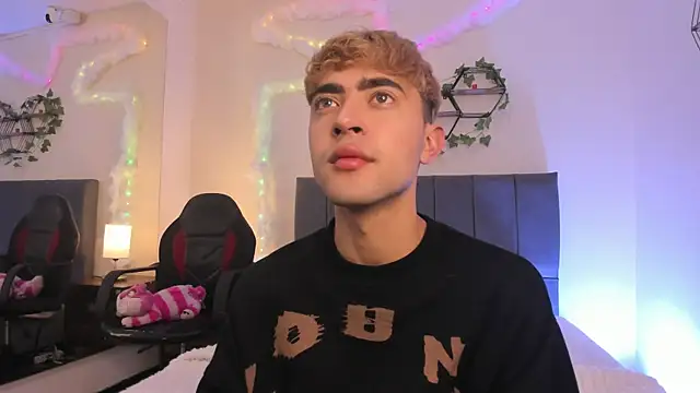 JustinCastiblanco online show from 12-03-25, 11:20