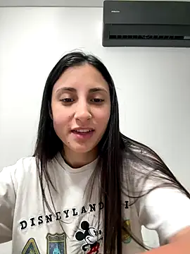 Snapshot of itsmiasofia chatting on 11-25-25, 11:05 itsmiasofia online show from 11-25-25, 11:05
