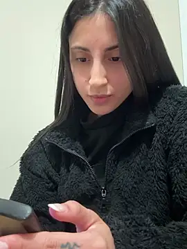 Snapshot of itsmiasofia chatting on 06-27-26, 11:11 itsmiasofia online show from 06-27-26, 11:11