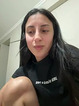 Snapshot of itsmiasofia chatting on 06-30-26, 02:44 itsmiasofia online show from 06-30-26, 02:44