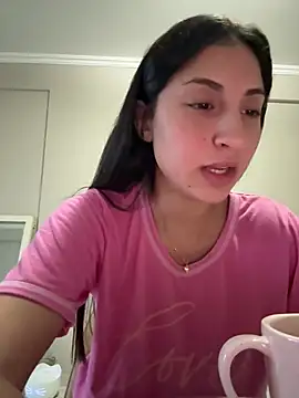 Snapshot of itsmiasofia chatting on 06-01-26, 11:21 itsmiasofia online show from 06-01-26, 11:21