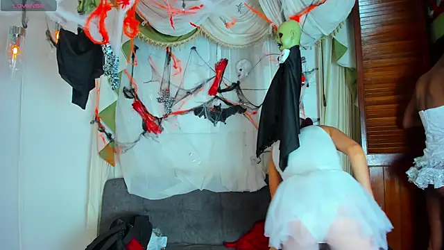 madams worker online show from 10-30-25, 03:53