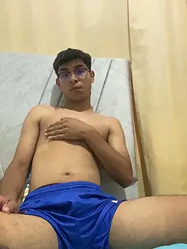 Muchachito18 online show from 10-24-25, 04:00