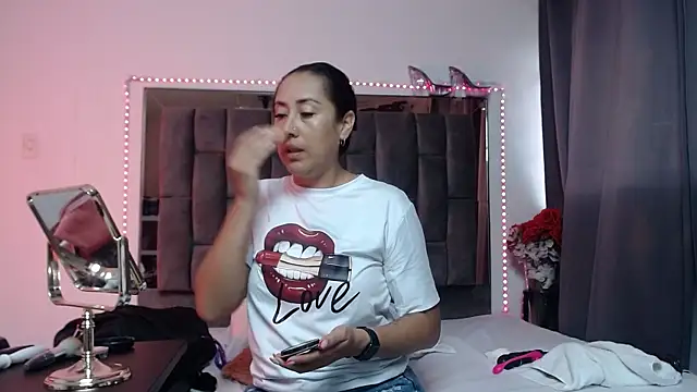 Salmma Milf online show from 04-13-26, 11:47