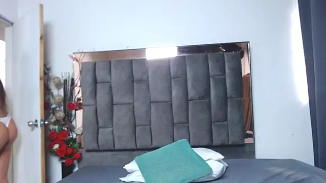 Salmma Milf online show from 11-19-25, 12:05