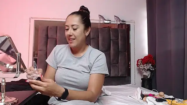 Salmma Milf online show from 04-07-26, 11:45