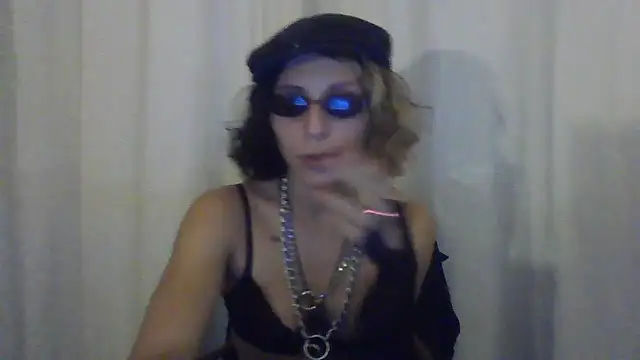 Snapshot of yvessblue chatting on 03-08-26, 12:27 yvessblue online show from 03-08-26, 12:27