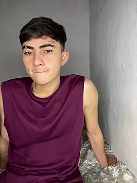 Snapshot of Myke_hotxxx chatting on 12-04-25, 04:11 Myke hotxxx online show from 12-04-25, 04:11