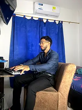 Kylian Alessandro online show from 01-11-26, 01:29