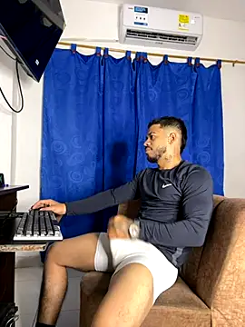 Kylian Alessandro online show from 11-12-25, 05:00