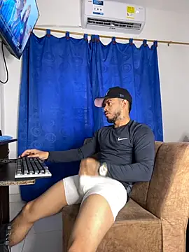 Kylian Alessandro online show from 11-20-25, 01:45