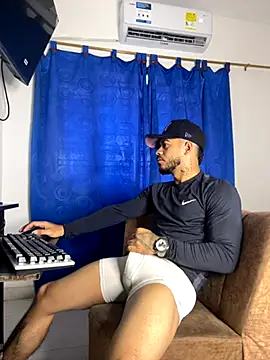 Kylian Alessandro online show from 11-16-25, 12:43