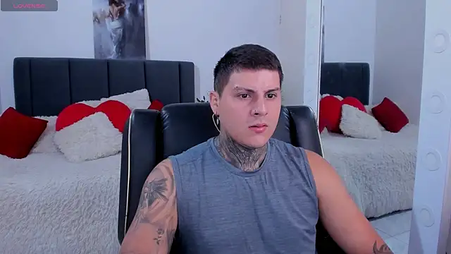 Snapshot of dirty_boy0 chatting on 10-23-25, 04:16 dirty boy0 online show from 10-23-25, 04:16