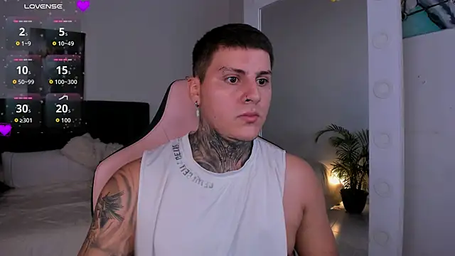 Snapshot of dirty_boy0 chatting on 10-19-25, 09:17 dirty boy0 online show from 10-19-25, 09:17