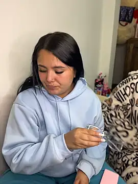 Snapshot of Mellani_luod chatting on 05-16-26, 03:38 Mellani luod online show from 05-16-26, 03:38