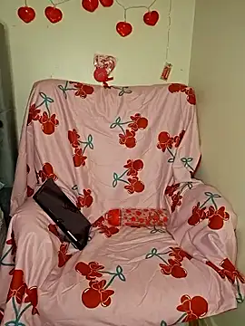 Snapshot of LucyMiax chatting on 02-13-26, 12:27 LucyMiax online show from 02-13-26, 12:27