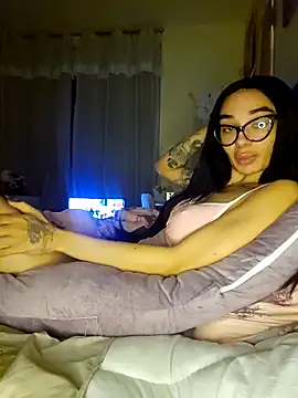 LucyMiax online show from 10-21-25, 09:58