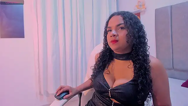 Snapshot of Miaa_Star1 chatting on 10-17-25, 01:13 Miaa Star1 online show from 10-17-25, 01:13