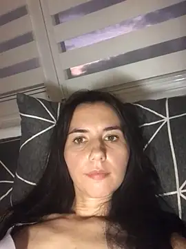 Snapshot of oliviya_mur chatting on 10-18-25, 03:47 oliviya mur online show from 10-18-25, 03:47