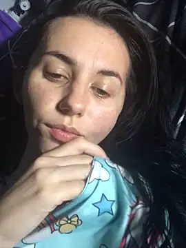 Snapshot of oliviya_mur chatting on 10-15-25, 08:28 oliviya mur online show from 10-15-25, 08:28