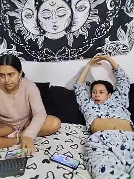 Snapshot of abby_n_emily chatting on 06-03-26, 02:33 abby n emily online show from 06-03-26, 02:33