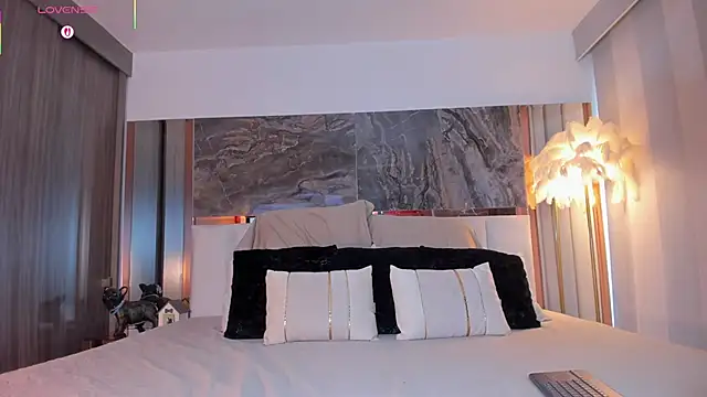 Rashel Frost  online show from 11-29-25, 08:09