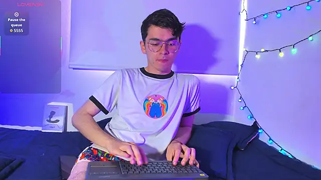 dani angel dark online show from 12-19-25, 09:06