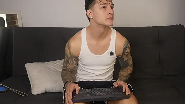 Dominick walker online show from 12-20-25, 05:05