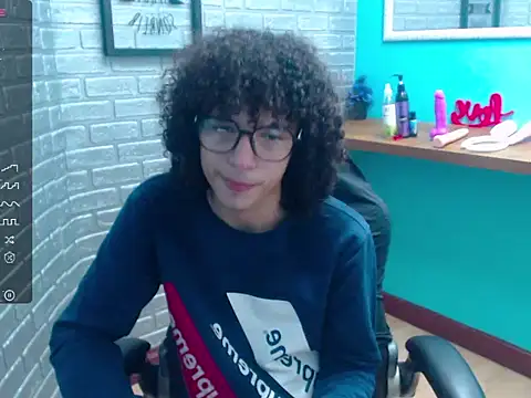 Mike Miiller  online show from 12-17-25, 03:28