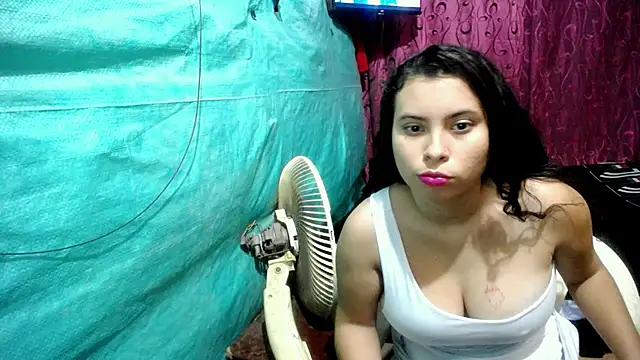 Snapshot of carito_sexyy2 chatting on 10-17-25, 07:15 carito sexyy2 online show from 10-17-25, 07:15