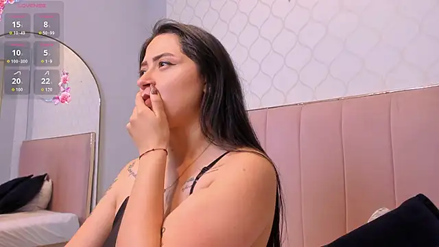 JuliethCruz  online show from 03-09-26, 06:00