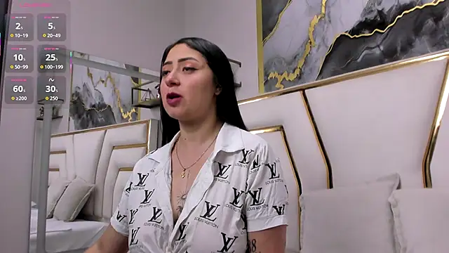 JuliethCruz  online show from 10-25-25, 05:46