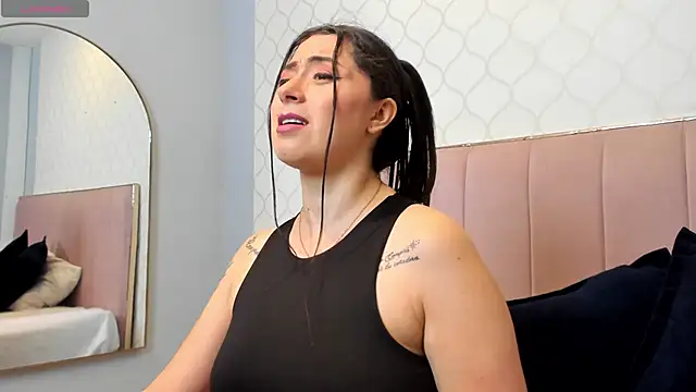 JuliethCruz  online show from 03-15-26, 06:48