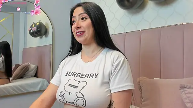 JuliethCruz  online show from 02-22-26, 07:37