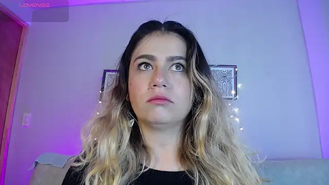 Sweet Bella Valery online show from 03-15-26, 12:45