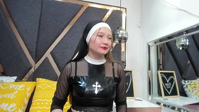 Snapshot of CuteIrina chatting on 10-17-25, 08:21 CuteIrina online show from 10-17-25, 08:21