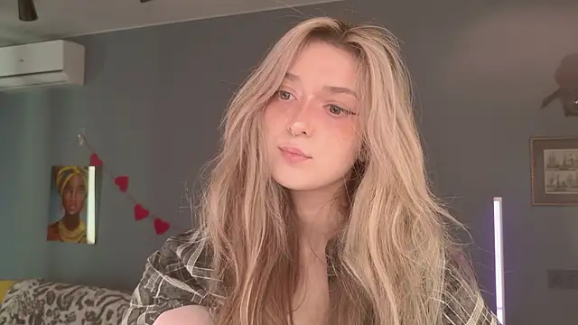 BellaSink online show from 03-25-26, 05:40