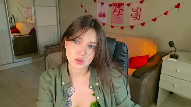 BellaSink online show from 10-31-25, 05:26