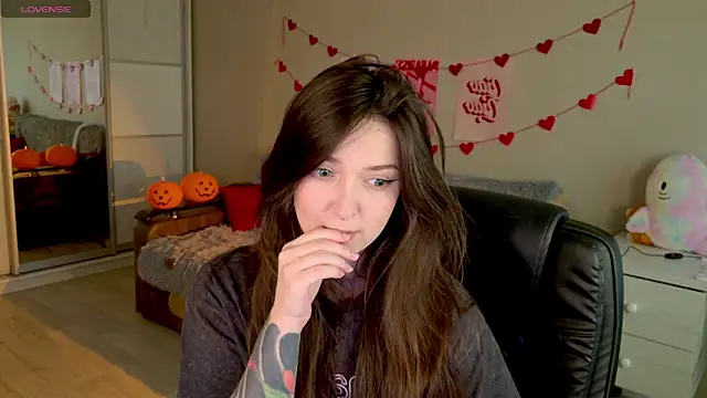 BellaSink online show from 11-07-25, 05:34