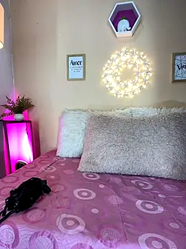 Meggie  online show from 11-12-25, 11:19