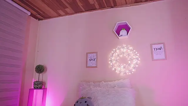 Meggie  online show from 01-15-26, 11:52