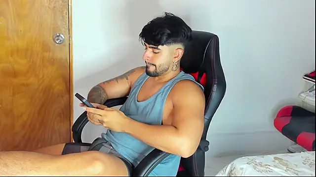 maximo black  online show from 12-02-25, 02:01