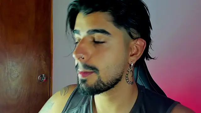 maximo black  online show from 10-28-25, 07:35